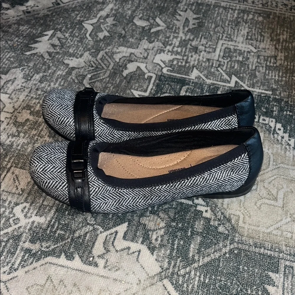 Clarks Women's Kinzie Light Ballet Flats size 7